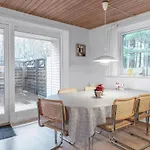Three-bedroom In Neksø