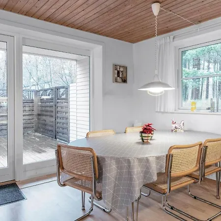 Three-bedroom In Neksø