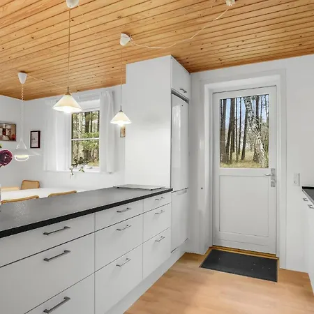 Three-bedroom In * Neksø