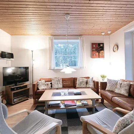 Three-bedroom In * Neksø